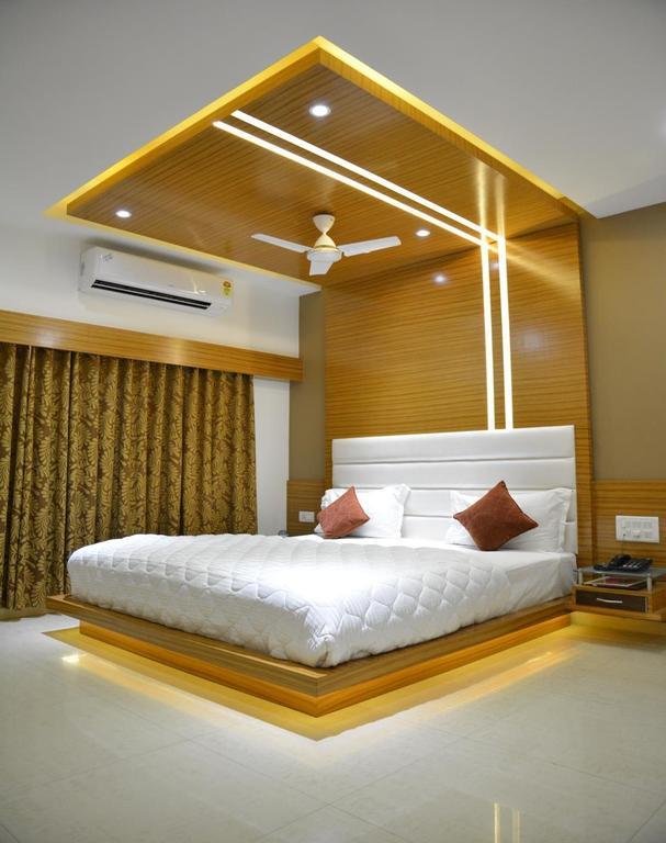 Hotel Corona Bharuch Zimmer foto